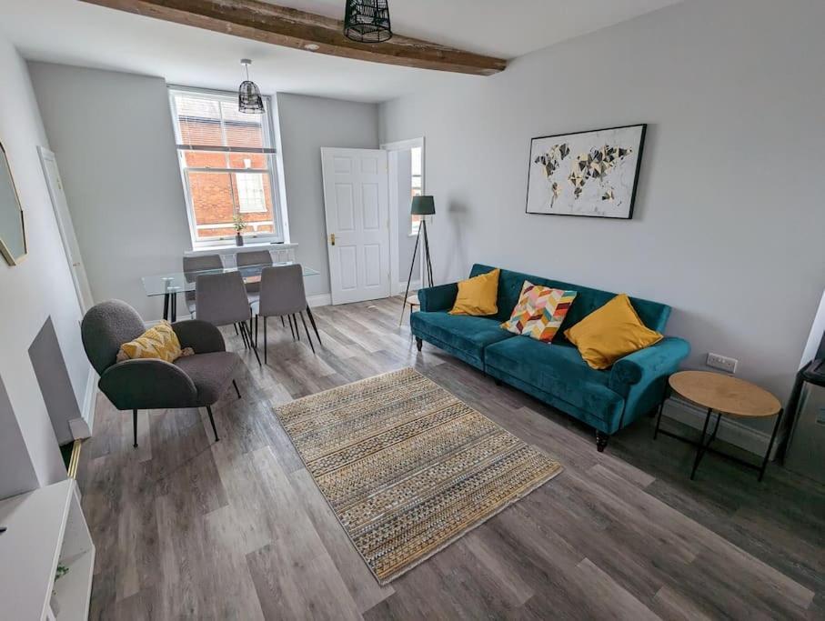 31 High Street - Modern & Stylish 2-Bed Apartment - Inc Parking Husbands Bosworth Eksteriør billede